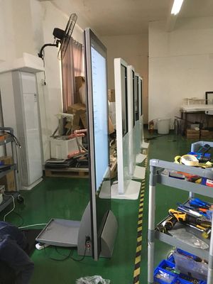 43-дюймовый сенсорный киоск с разрешением 1920x1080 и яркостью 400CD / M2