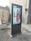 Пол стоя на открытом воздухе Синьяге цифров экрана рекламы ЛКД показывает 55 дюймов